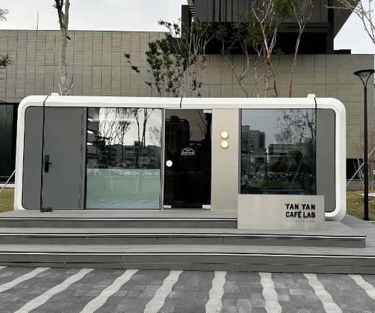 Apple capsule house project