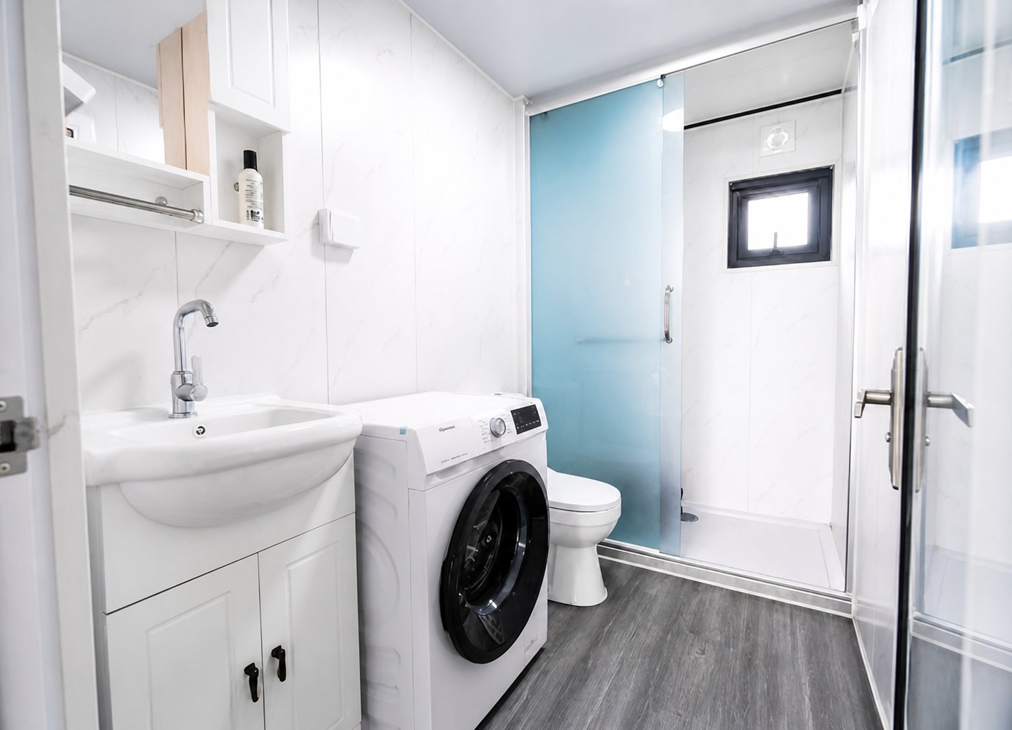 basic model bathroom